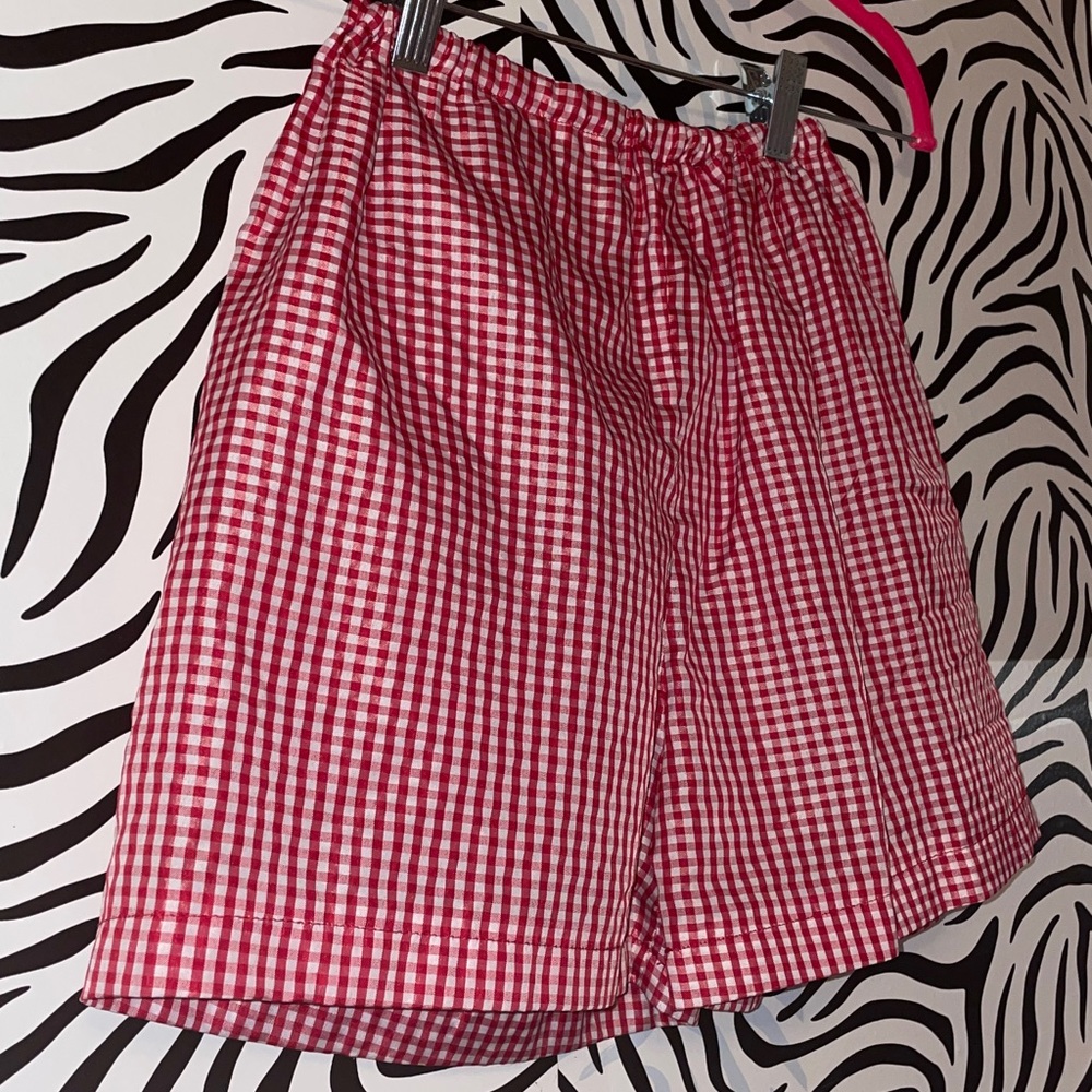 Red gingham shorts♥️